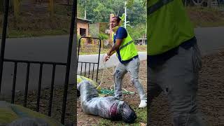 Dejo a su hermana en medio de la carretera para quedarse con todos sus bienes [upl. by Namyw]