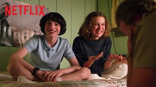 Stranger Things  Erros de gravação da Temporada 3  Netflix [upl. by Marline]