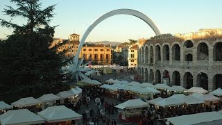 Natale 2016  Banchetti di Santa Lucia in Piazza Brà a Verona [upl. by Aztin]