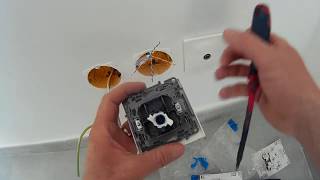 How to install an RJ45 connector on a CAT5 Ethernet network  brancher une prise réseau RJ45 LEGRAND [upl. by Nanyk]