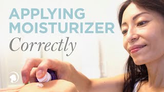 Learn How to Apply Moisturizer Correctly and Simply 🌿 [upl. by Atnas]