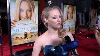 Amanda Seyfried amp Chris Egan Interview Letters To Juliet LA Movie Premiere [upl. by Attem593]