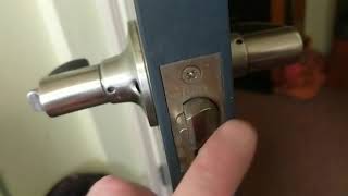 PSA Firsttry quotlockpickingquot a common door handle in under 5 seconds [upl. by Aierdna894]