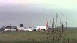 Windy Landings at Leeds Bradford Airport 9th JAN 2015 [upl. by Ellehcyar554]