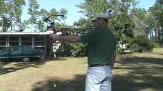 Shooting a bow as a one handedarmed person using the InLine Drawloc on a bow [upl. by Jacquelin]