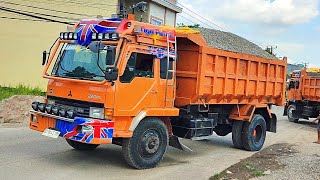 Mitsubishi Fuso Dump Truck Bongkar Full Muatan Batu Pengecoran [upl. by Aznaed485]