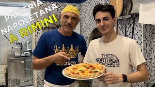 Una TRADIZIONALE PIZZERIA NAPOLETANA a RIMINI Mi ha pure fatto fare una pizza Pizza Italia [upl. by Ahsasal]