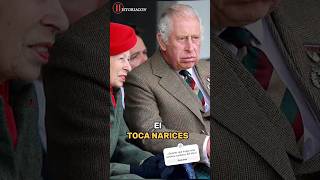 😏 A la venta el libro que PONE VERDE a los Windsor [upl. by Nordine]