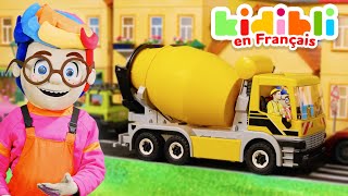 Compilation  Les enfants découvrent les camions  Les enfants font semblant de jouer  ⛑ Kidibli [upl. by Silvestro]