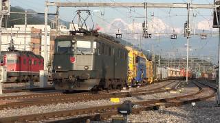 SBB Ae 66 quot11514 Weinfeldenquot abfahrt von Thun mit Güterzug [upl. by Farlie62]