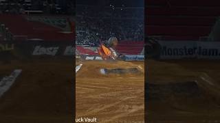 Dragonoid flies and then saves it monsterjam [upl. by Florida334]