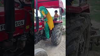 241DI Massey 🚜👈masseyferguson tractors tochashortvideo shorts viralvideo anglebhawancr7 [upl. by Xanthe764]