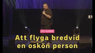 Att flyga bredvid en oskön person  Anis don Demina [upl. by Surtimed]