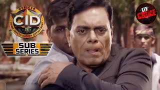 Viral Videos  सीआईडी  CID  DCP Chitrole ने अकेले की लुटेरों की धुलाई [upl. by Nils]