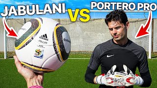 PORTERO PROFESIONAL SE ENFRENTA A 100 TIROS DE UN JABULANI Y LE METEN  GOLES [upl. by Morty]