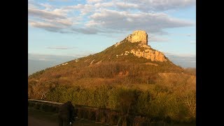 La Roche de Solutré Reportage instructif par VidéoMag [upl. by Enerehs]