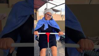 LA CAÍDA DE LA ABUELA 👵 alfredolarin comedia humor shorts viral [upl. by Eelrebmik]