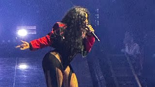 ‘Snooze’  SZA LIVE [upl. by Adriell]