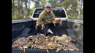 Crabbing in Yaquina Bay Newport Oregon [upl. by Sheldon467]