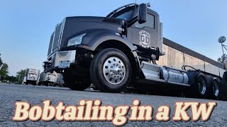 Bobtailing in a Kenworth T880 [upl. by Ientruoc]