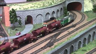 Train Miniature Gare de Salemay Echelle N BB 75008 FRET avec sa rame de 22 EX [upl. by Atnoved]