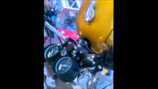 1975 Suzuki GT250  priming the oil pump first start [upl. by Leirol320]