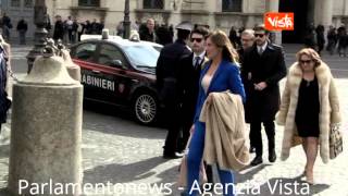 22 02 14 QUIRINALE GIURAMENTO ARRIVO BOSCHI MINISTRO RIFORME [upl. by Camilia]