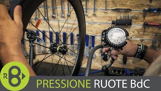 Come calcolare la pressione delle gomme per bici da corsa  Record Bike [upl. by Bert87]