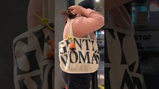 whats in my gentlewoman canvass tote bag bagvlog gentlewoman totebag whatsinmybag [upl. by Haberman582]