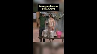 El Chavo confunde a Don Ramón con sus aguas frescas lavecindaddelchavo donramón chavoland [upl. by Guyon]