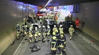 Österreich 11 Verletzte bei Unfall im Arlbergtunnel [upl. by Materi]