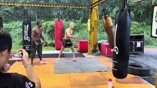 Buakaw Teaching Kota Miura How to Do a BodyKick [upl. by Hinkel120]