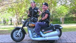 Power Wheels Harley Davidson Ride On Kids Motorcycle  Unboxing and Riding [upl. by Wagshul456]