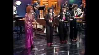 Lullaby Of Broadway Boogie Woogie Bugle Boy  Bette Midler  Johnny Carson 1973 [upl. by Aslam208]