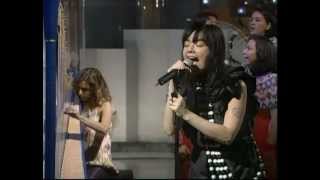 Björk  Pagan Poetry and Generous Palmstroke live on Japanese TV 2002 [upl. by Immot27]