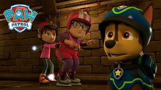 Sauvetage de PatPatrouille Rocket Rollerskate et Skateboard PAW Patrol dessins animés pour enfants [upl. by Swords599]