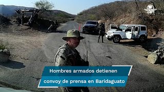 En Badiraguato cuna del quotChapoquot hombres armados detienen convoy de prensa que cubre a AMLO [upl. by Noillid359]