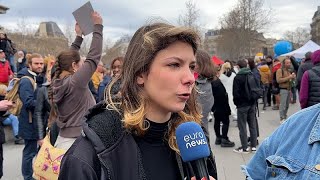 Francia 13mila poliziotti presidiano i cortei di protesta contro la riforma delle pensioni [upl. by Amelie880]