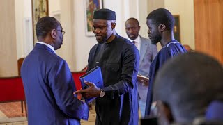 Rencontre entre Macky Sall et Bassirou Diomaye Diakhar Faye au palais présidentiel [upl. by Eoj779]