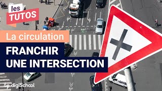 Franchir une intersection  Code de la route [upl. by Melak]