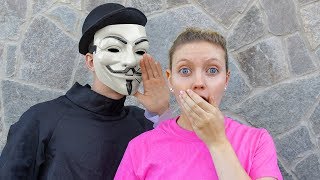 GAME MASTER TELLS GRACE SHARER TOP SECRET MYSTERY CLUES amp ESCAPE ROOM DETAILS [upl. by Eivla]