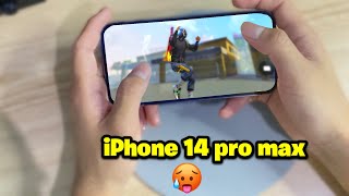 Jugando Free Fire en iPhone 14 pro max 👹 [upl. by Aundrea890]