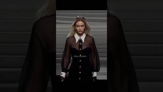 🤌✨ fashion model supermodels runwaymodels viral bestwalks supermodel hadid viral versace [upl. by Ezzo]