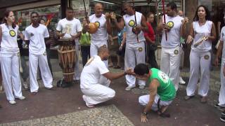 CAPOEIRA SENZALA  MESTRE PULMÃO IIMP4 [upl. by Melodee468]