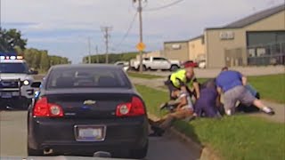 Good Samaritans Help Police Officer During Traffic Stop [upl. by Cyrie]