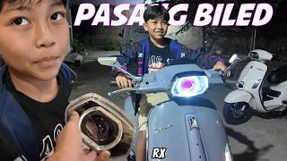 AYAH DAN DIMAS PASANG BILED DI VESPA KAK ADIT [upl. by Euqinaj52]