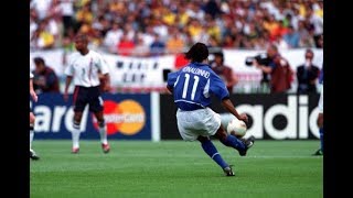 Gol de Ronaldinho a Inglaterra  Mundial 2002 HD Narración en español [upl. by Ynna]