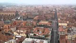 Vistas de Bolonia desde la Torre Asinelli  wwwviajeroscallejeroscom [upl. by Woodley]