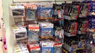 ブリスベン空港 ジェットスターのおもちゃ Brisbane Airport JetStar Airplane Toys [upl. by Giulio]