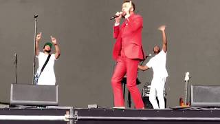 Jidenna sings quotBambiquot at Lollapalooza Chicago 2017 [upl. by Horacio]